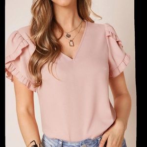 Top Womens Medium Pink Short Sleeve V Neck Lightweight dress shirt / blouse